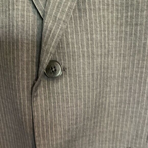 Valentino Gray Stripes Suit.Size 40 - Picture 8 of 16